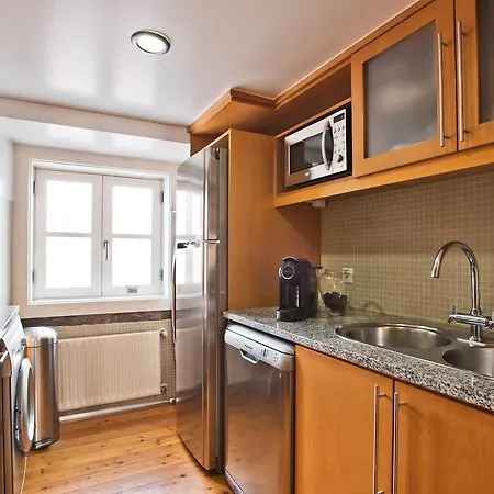 Bmyguest - Downtown Luxury Apartment *